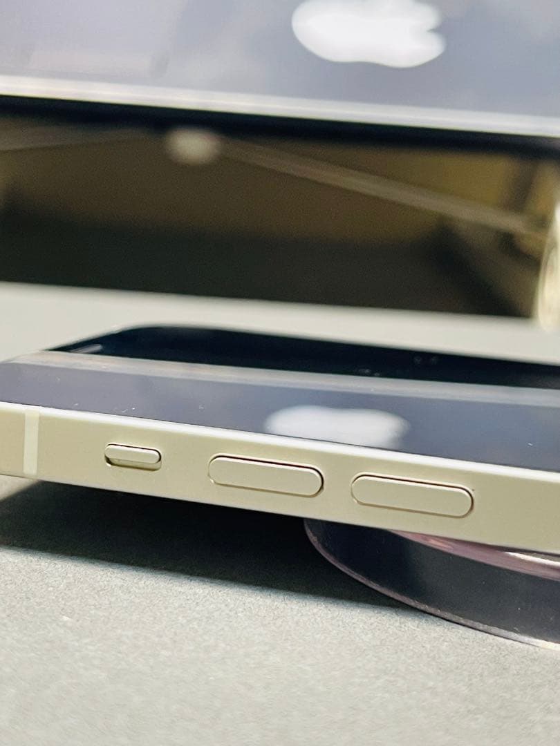 [美品] Apple iPhone 12 ホワイト 本体