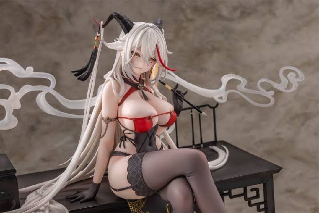 アズールレーン　エーギル　フィギュア　祥雲に昇る金龍Ver. 祥雲に昇る金龍