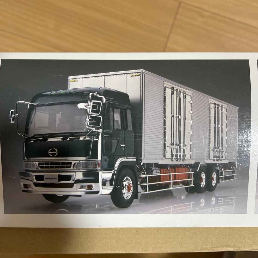 アオシマ1/32ヘビーフレイト日野プロフィアテラヴィFRハイスターW観音扉