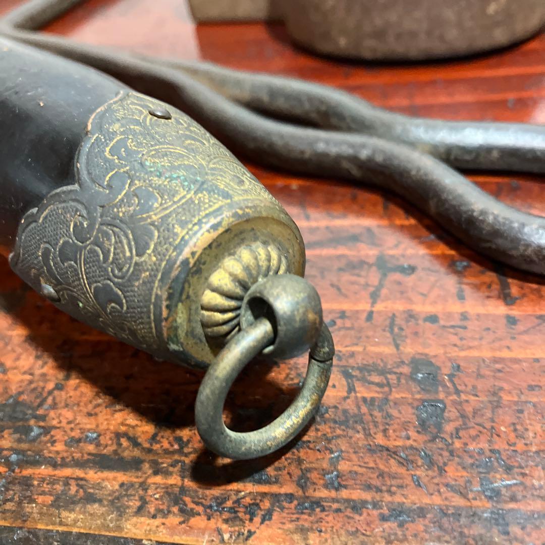 古い蔵戸の鍵付き錠前、落とし鍵など3点