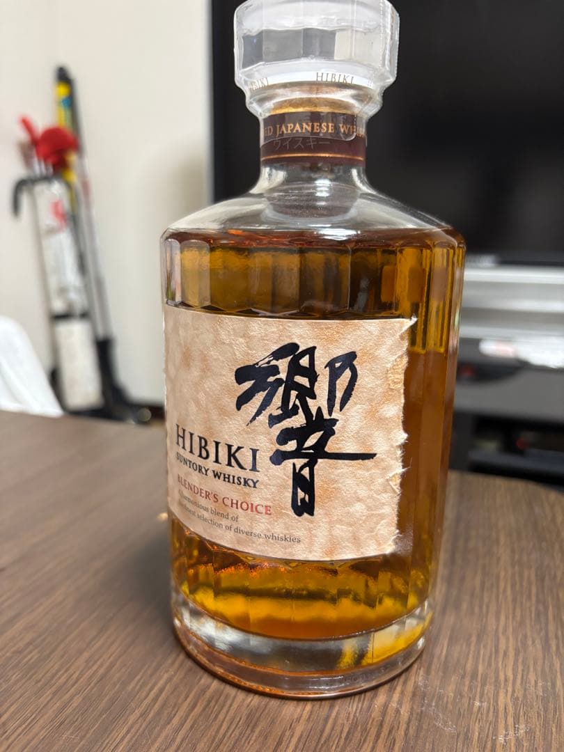サントリー　響　700ml □SUNTORY WHISKY 響 HIBIKI 700ml SHN01 サントリー ウイスキー 箱付