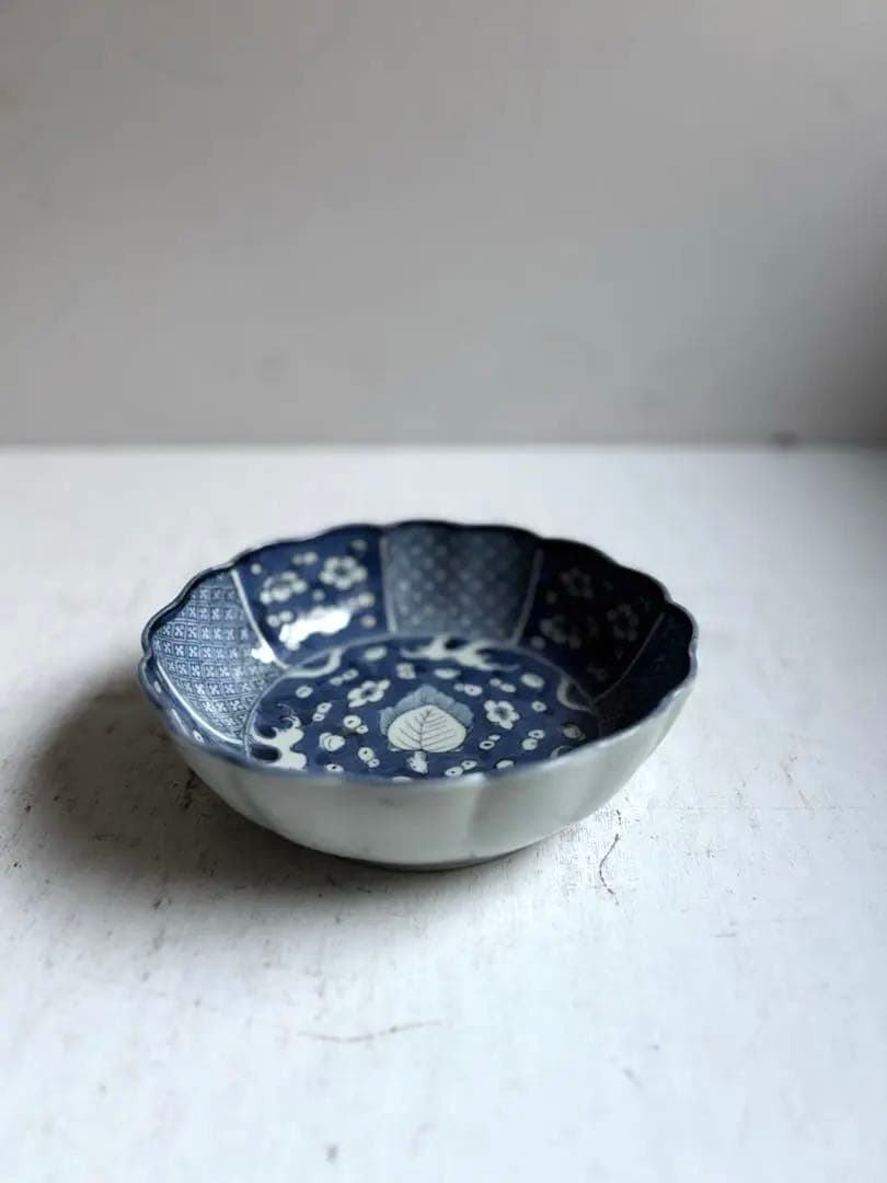 783 骨董 アンティーク 古伊万里 染付け 梅紋輪花なます皿 5寸 幕末 上物