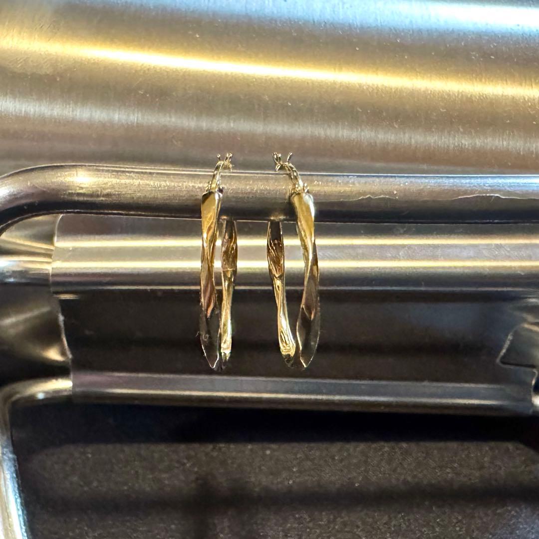 ete ゴールドツイスト フープピアス