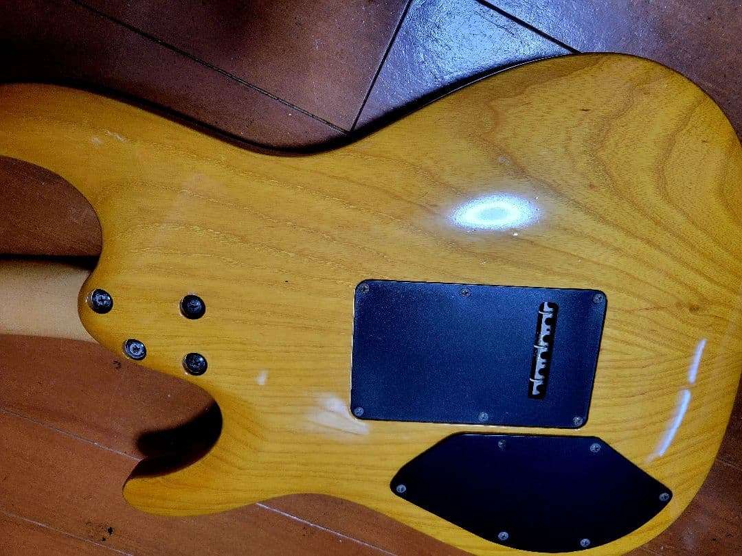 美品 エレキギター ナチュラルカラー ハムバッカー
