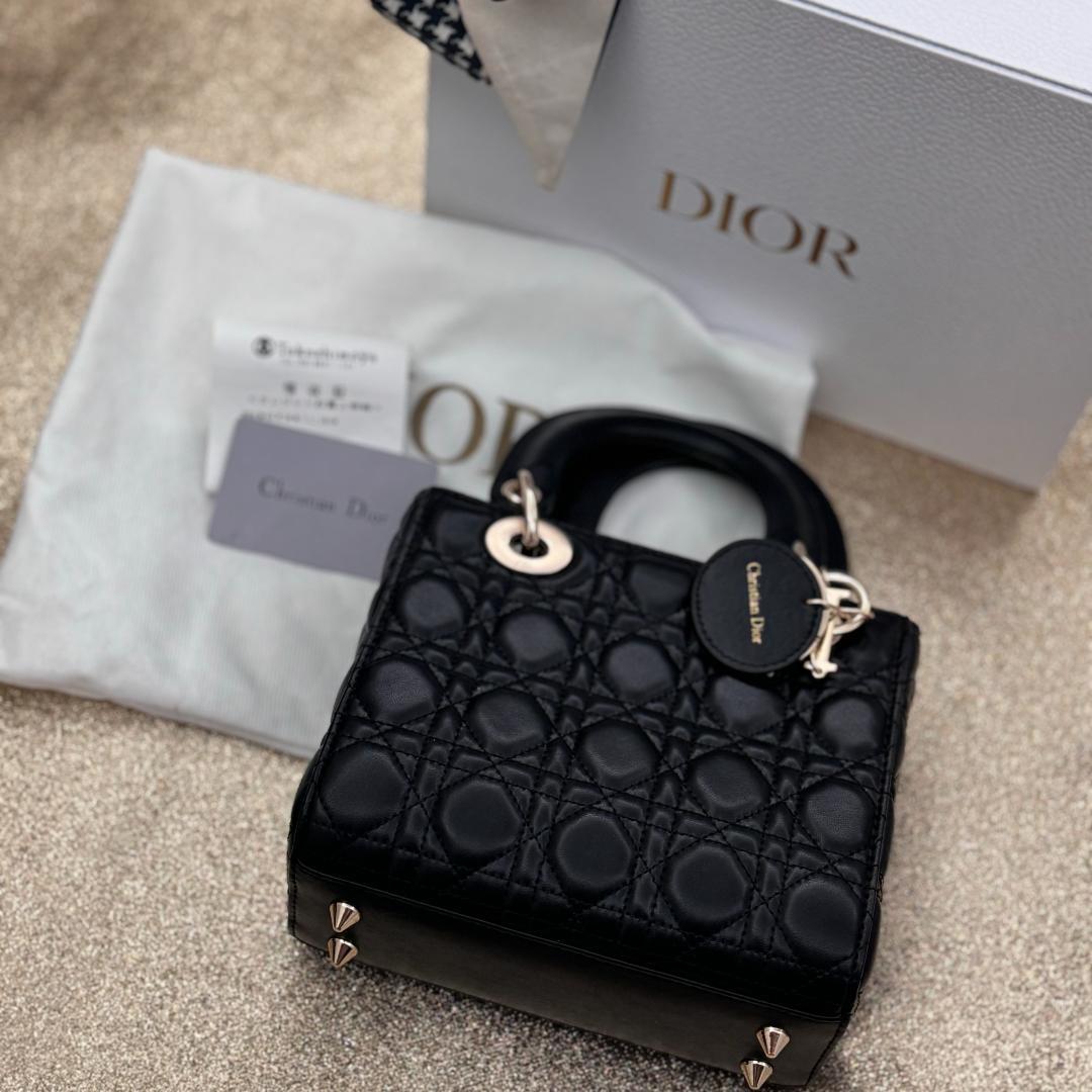 ロゴチャーム ラムスキン ショルダー 24時間以内発送