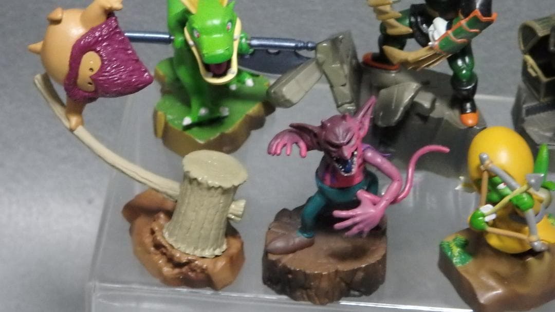 ドラゴンクエスト モンスターズギャラリー フィギュア さまようよろい