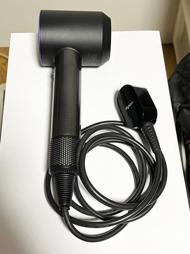ダイソン ヘアドライヤー HD01 dyson supersonic ケース付 ダイソン