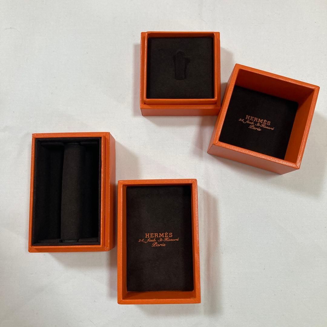 美品　エルメス　リングケース　2点セット　最新仕様　現行品　指輪入れ　リボン付き 美品 エルメス リングケース 2点セット 最新仕様 現行品 指輪入れ
