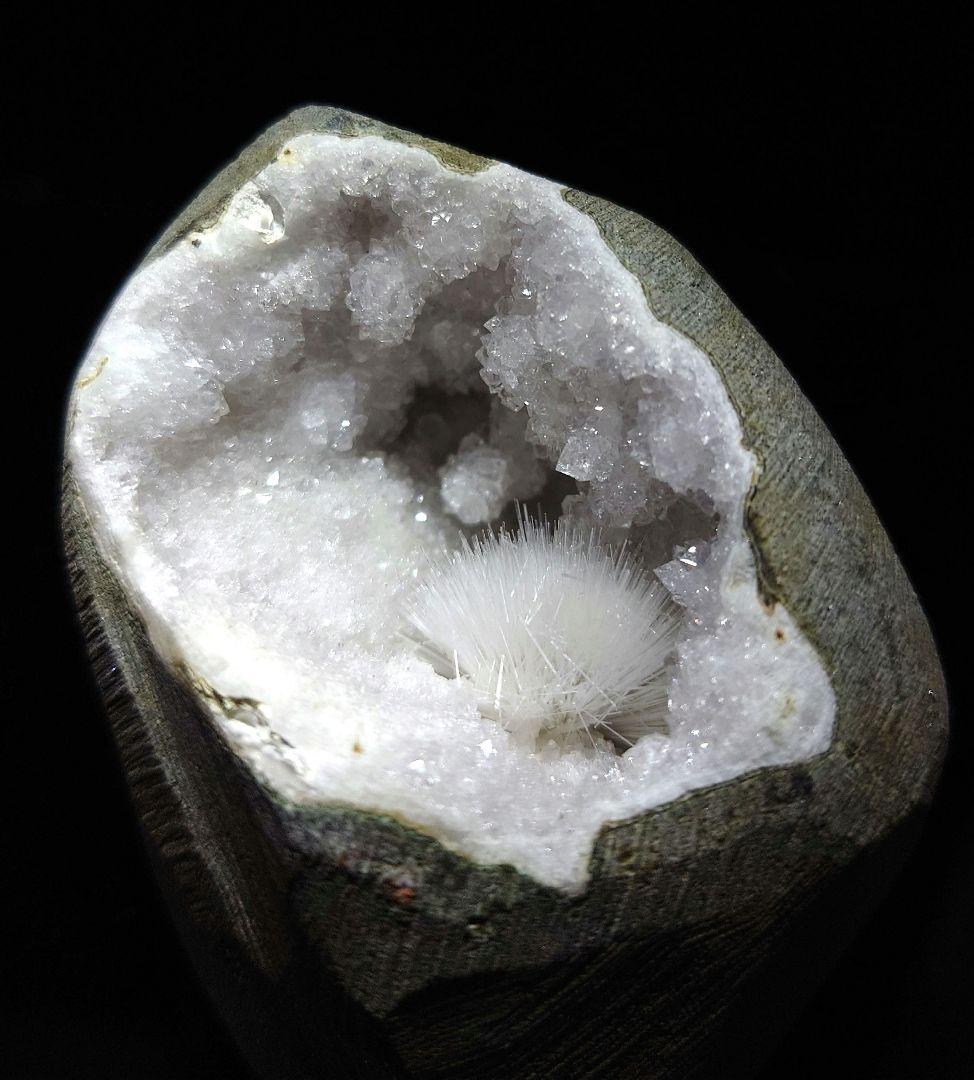 糸魚川翡翠 ヒスイ 原石 66g 緑×白 糸魚川産 翡翠原石 白、緑