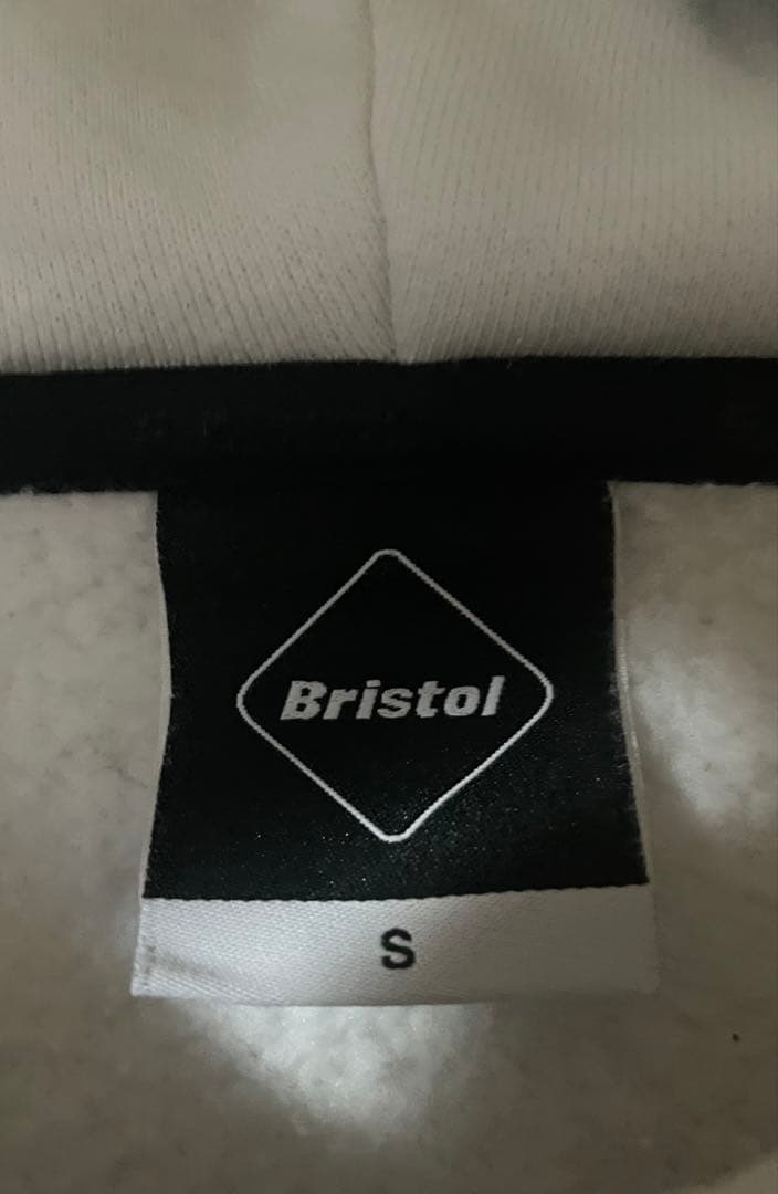 F.C.Real Bristol メンズS パーカー　ルーズフィット　刺繍ロゴ