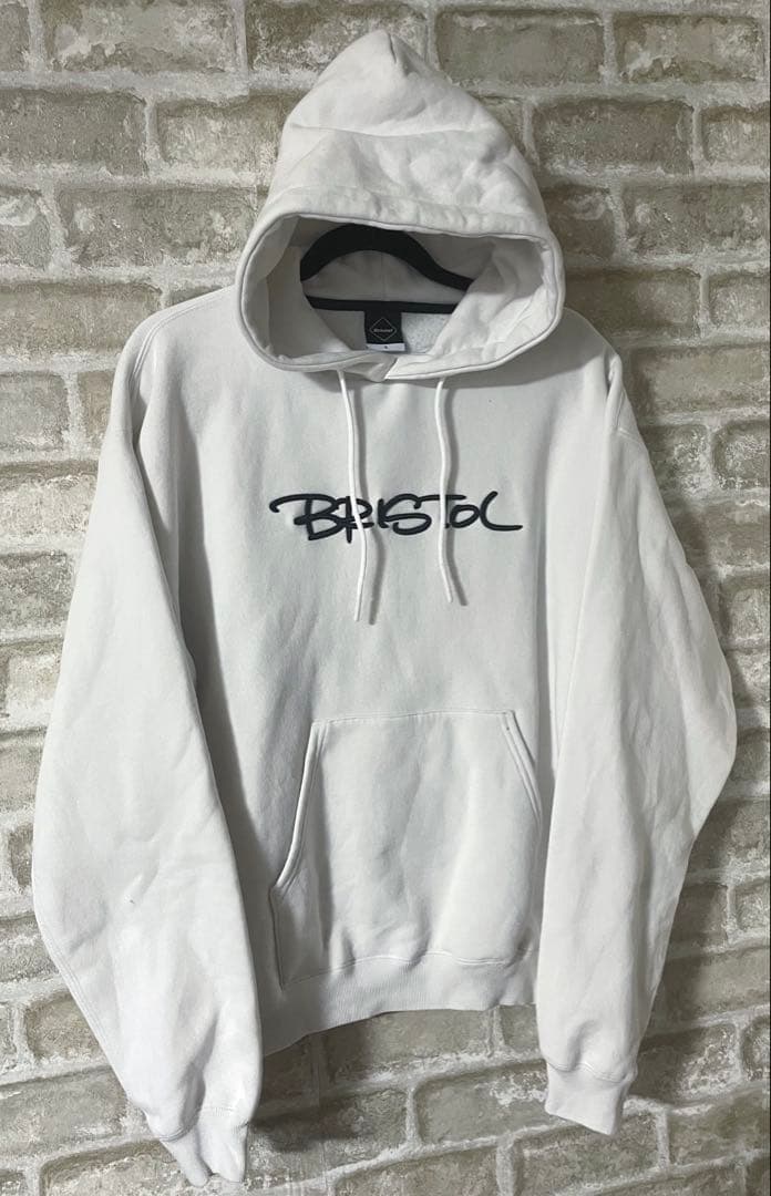 F.C.Real Bristol メンズS パーカー　ルーズフィット　刺繍ロゴ