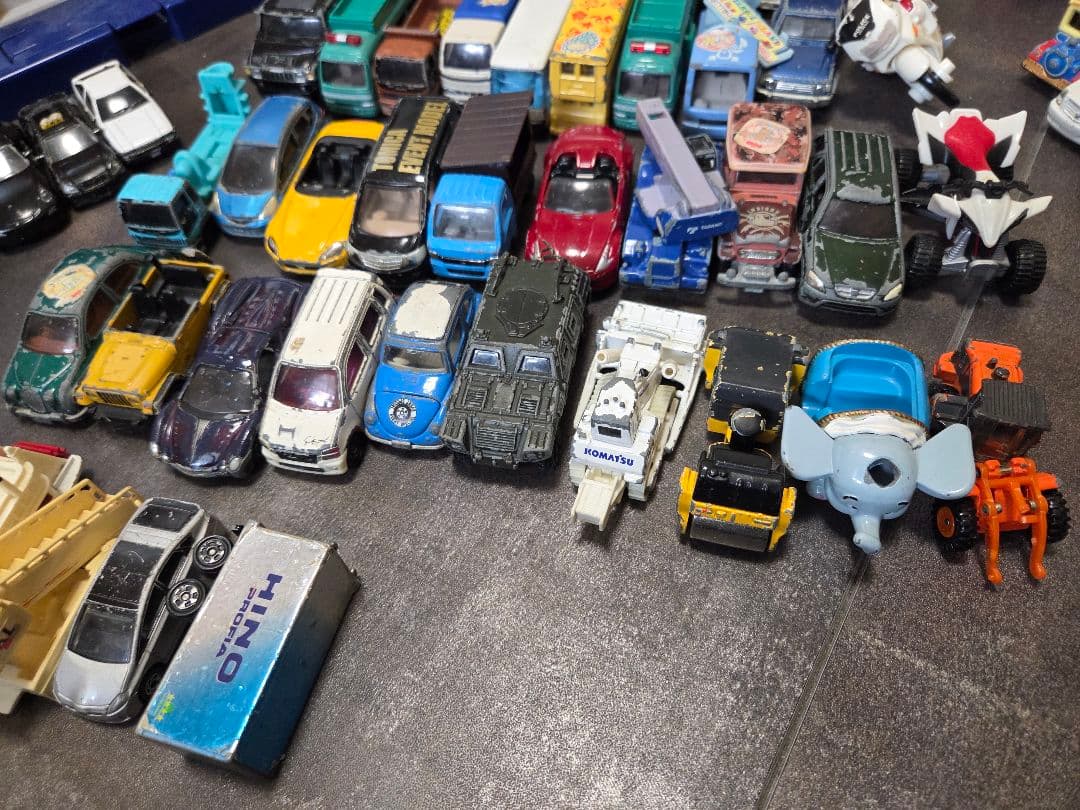 トミカ 80台以上 レトロ ロングトミカ ENEOSガソリンスタンド付き