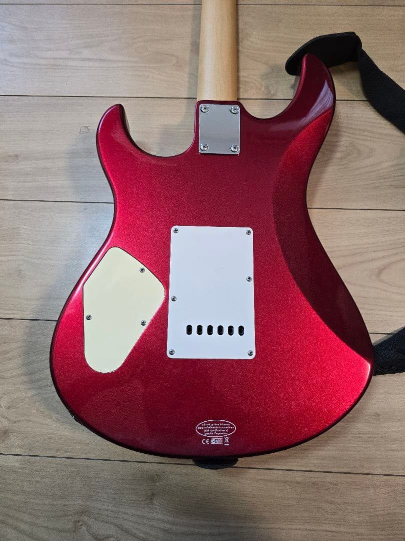 ヤマハ　Pacifica PAC112VM