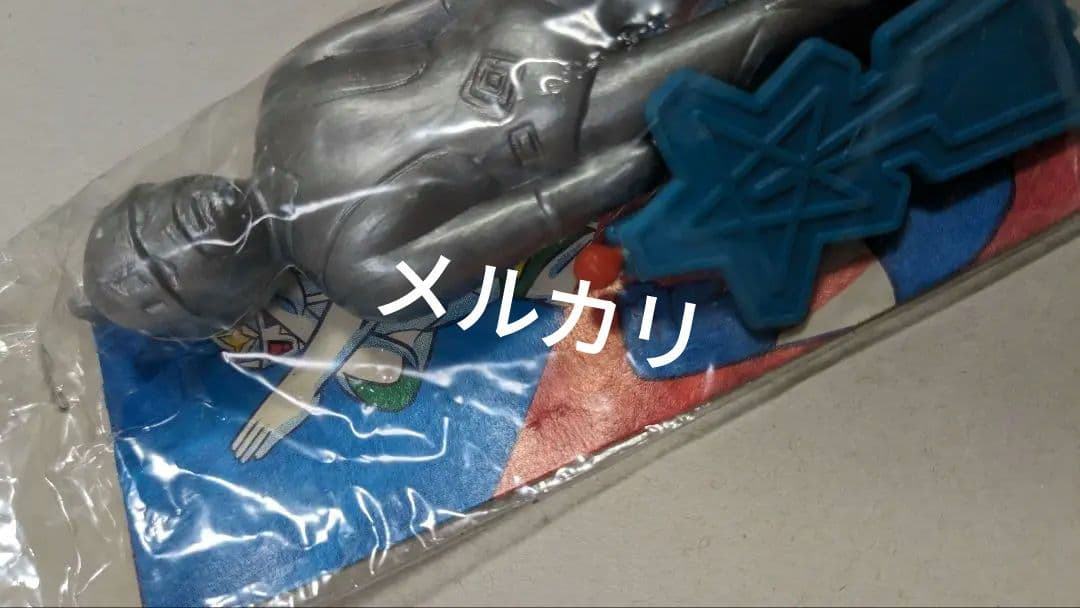 シルバー仮面　ソフビ　ポリ製　パチ物　駄菓子屋