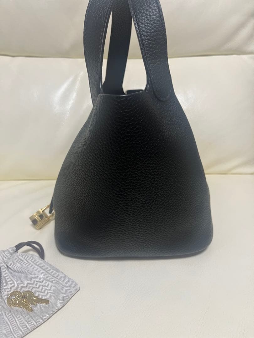 本革キューブバッグ18 大人気　ブラック×ゴールド金具　美品