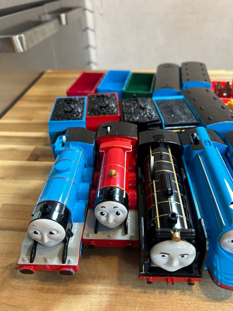 今週限定値下げプラレールトーマス なかま達 まとめ売り - メルカリ