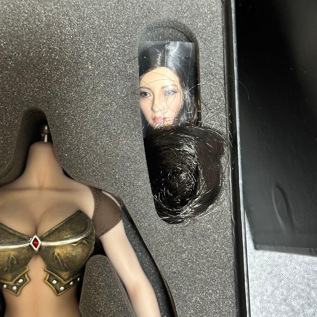 [G1056]デーモン・ハントレス　1/6 スケールコレクティブルフィギュア