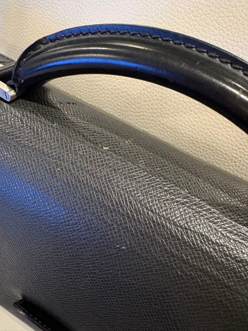 Louis Vuitton タイガ ビジネスバッグ 黒