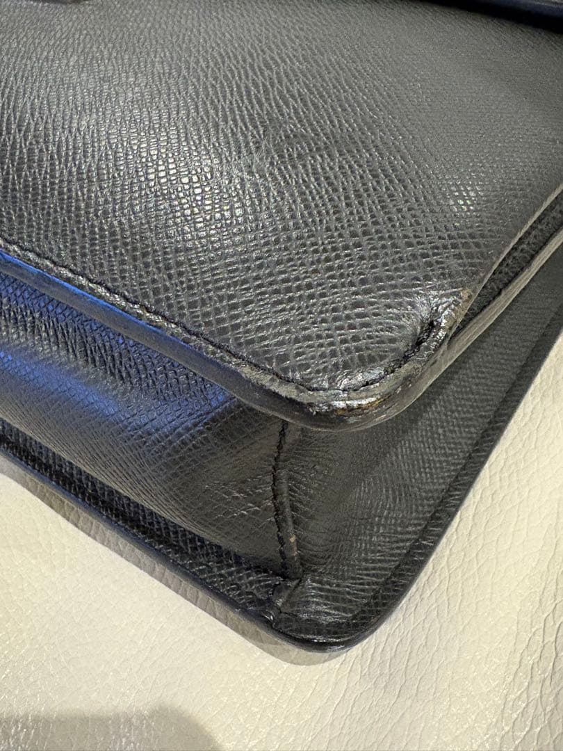 Louis Vuitton タイガ ビジネスバッグ 黒