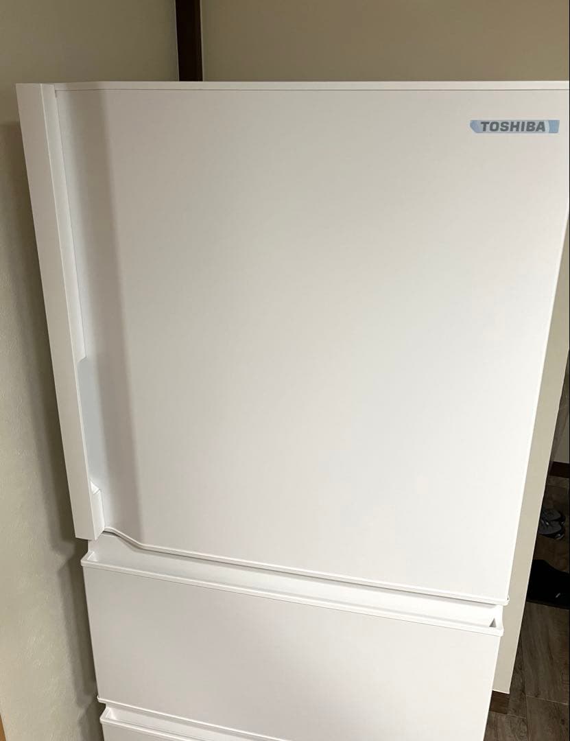 【超メルカリ市お値引き】TOSHIBA 冷蔵庫 ホワイト　294リットル