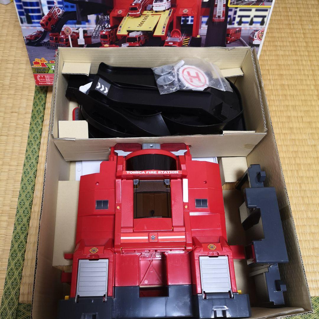 完動 トミカタウン ソーラータウン 大きな交差点 & 変形ファイヤーステーション