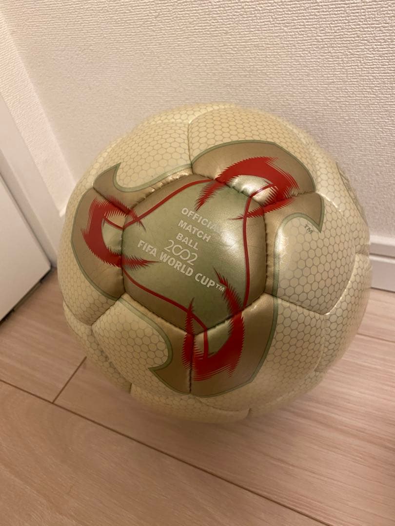 フィーバーノヴァ アディダス 2002年日韓 ワールドカップ公式試合球