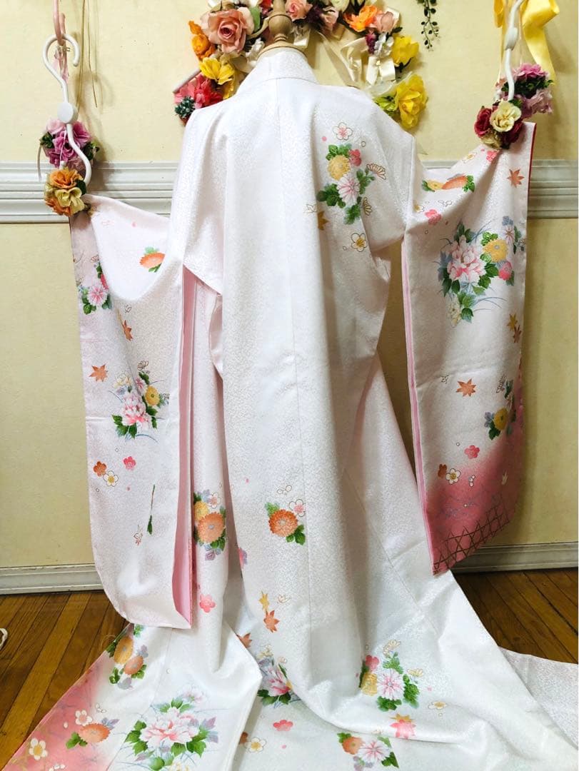 七五三七歳❣️四つ身着物未使用⭐︎白地に花々金彩煌びやか絢爛⭐︎完全フルセット銘品