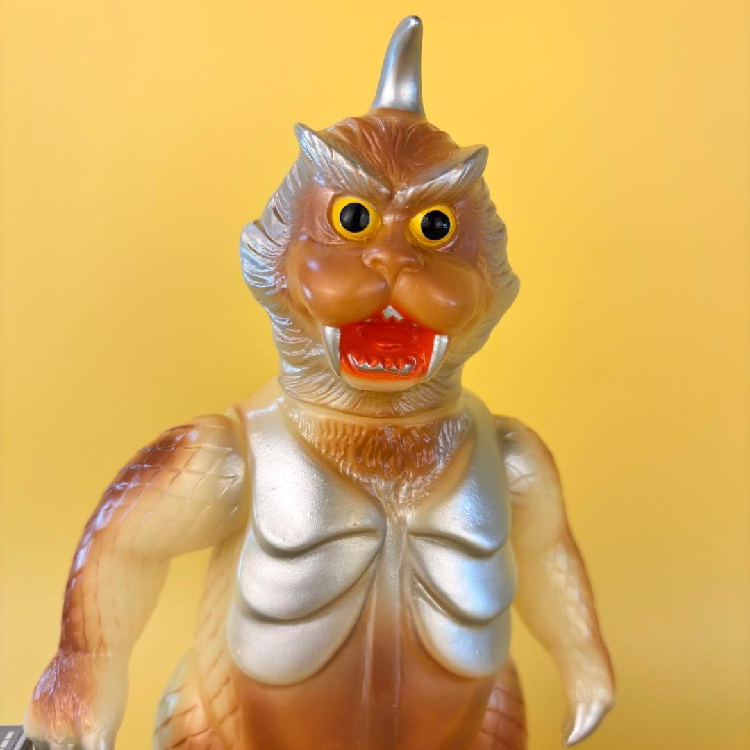 ブルマァク ポピー ゴメス 蓄光 レア ソフビ と ブルマァク アクリル板付