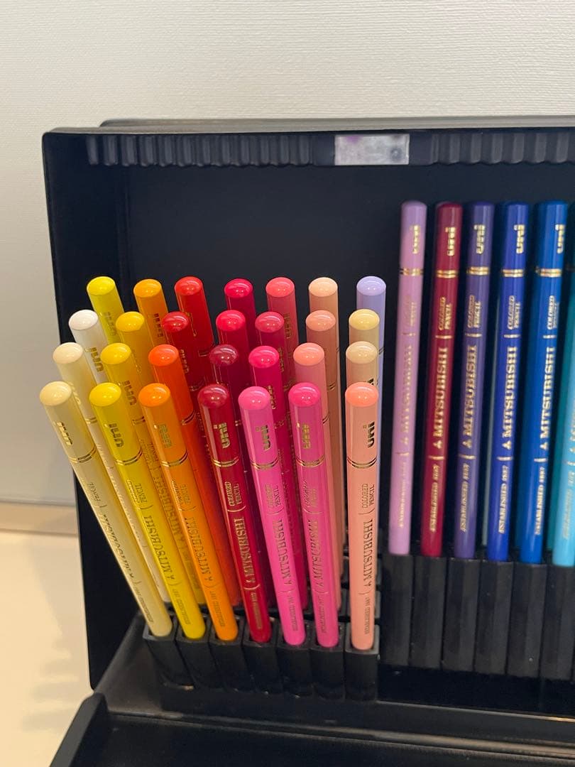 三菱色鉛筆 ユニカラー100色セット (塗り絵ブックのおまけ付き)