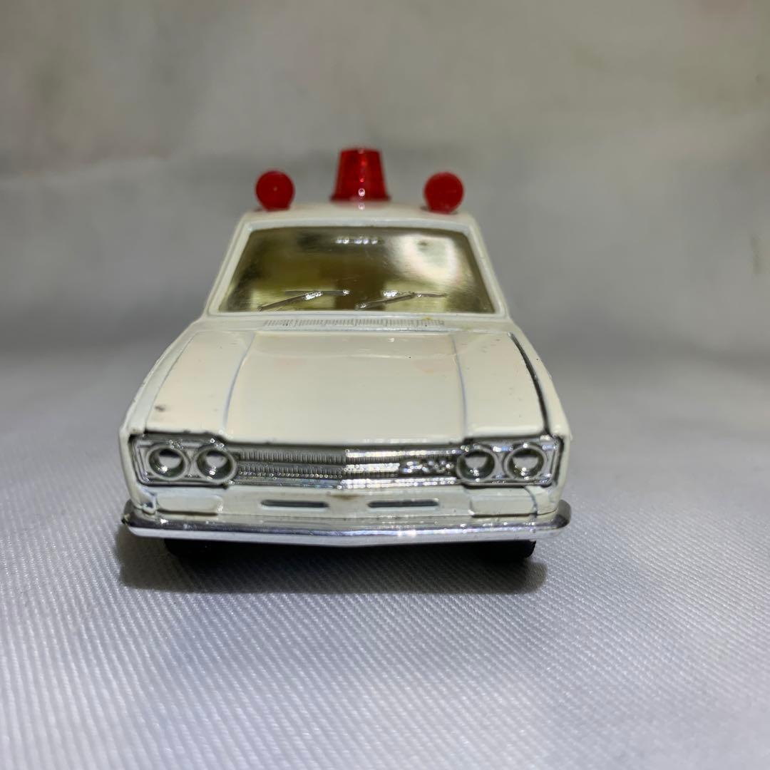 ダイヤペット日産ローレル赤十字車