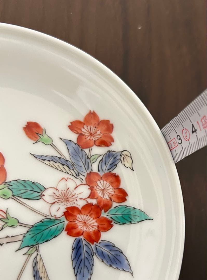 柿右衛門窯　有田焼　桜文　4寸　額皿　共箱　栞　皿立て　新品　送料込み　匿名配送