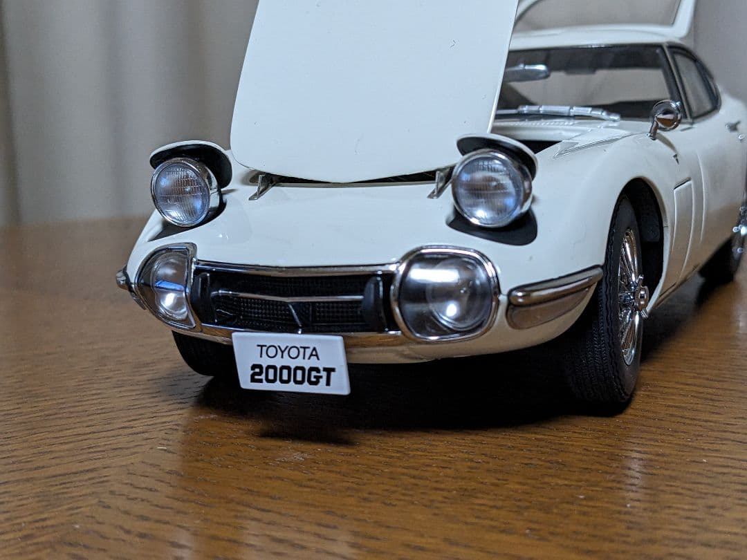オートアート1/18　TOYOTA2000GT　ワイヤーホイール仕様