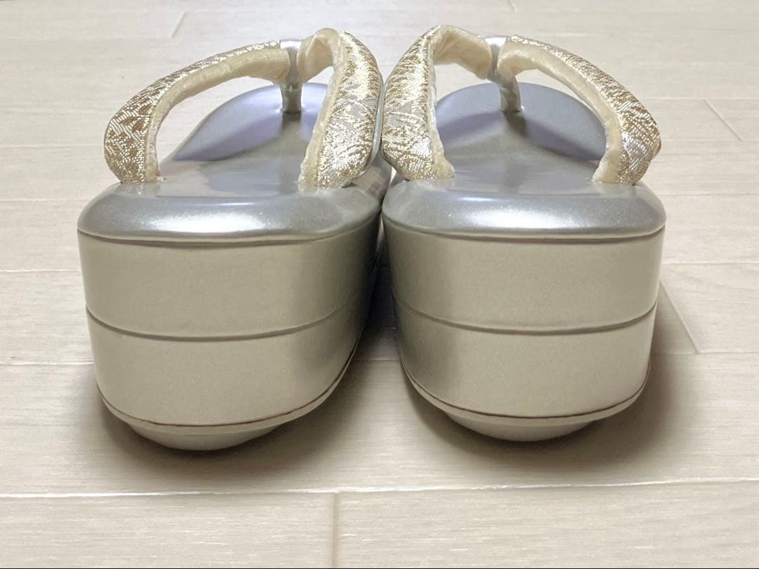 《美品》草履バッグセット　帯地　淡いゴールド