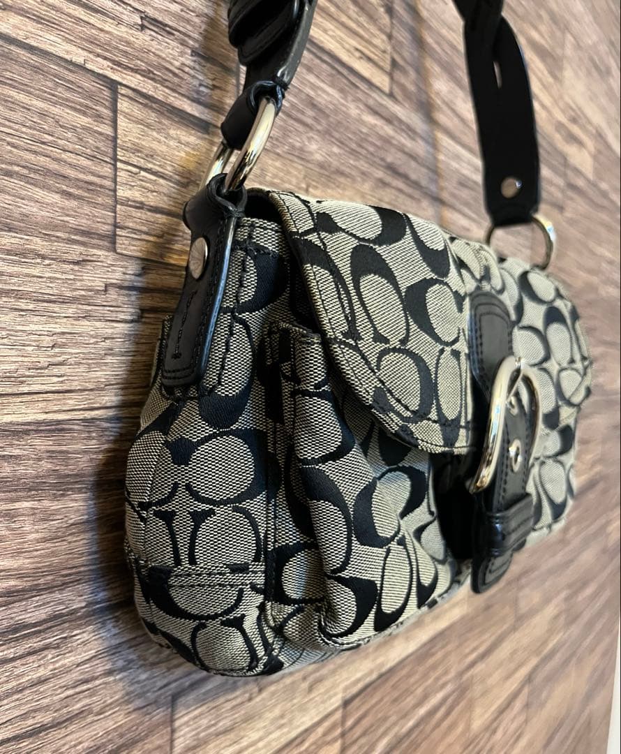 美品　コーチ ワンショルダー ショルダーバッグ ソーホー シグネチャー ブラック