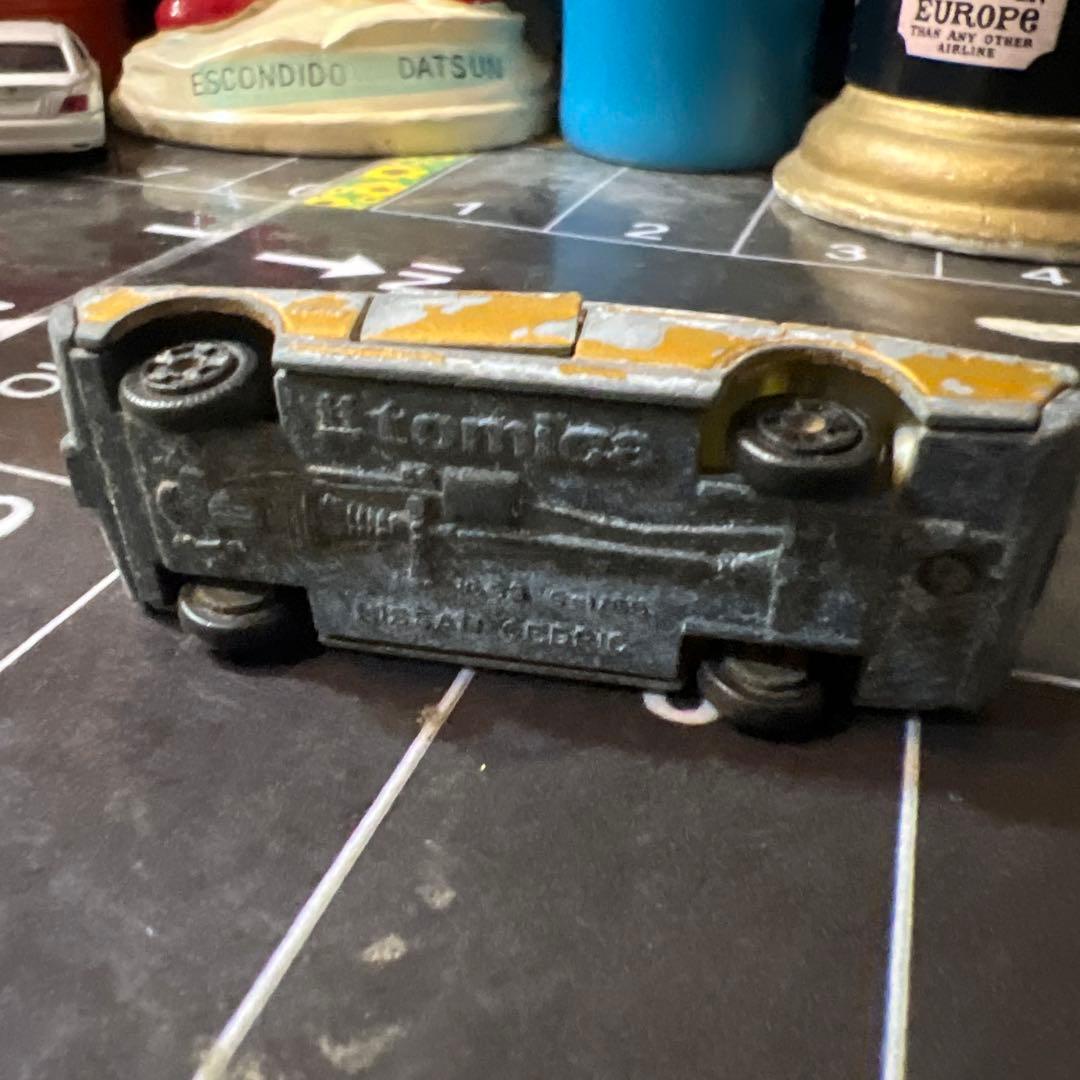 希少香港トミカ　日産セドリック　本体のみ