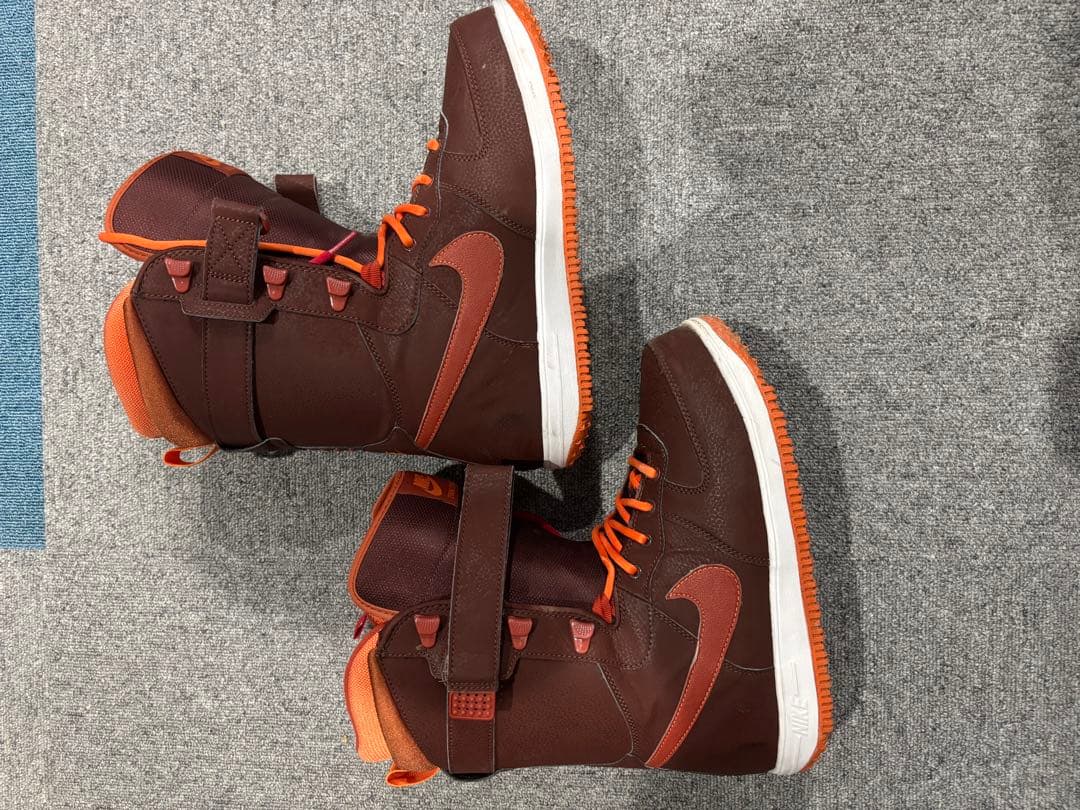 二郎　Nike スノーボードブーツ 26.5cm ブラウン/オレンジ