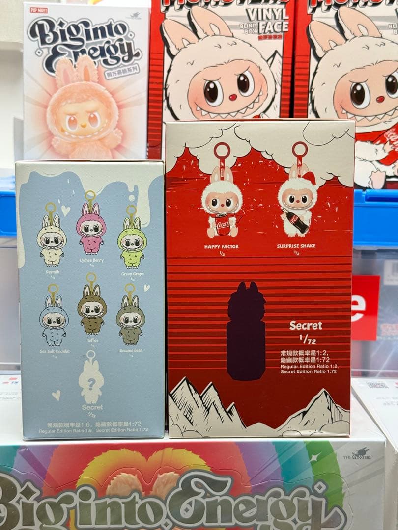 POP MART COCA COLA とMacaronぬいぐるみ2個セット