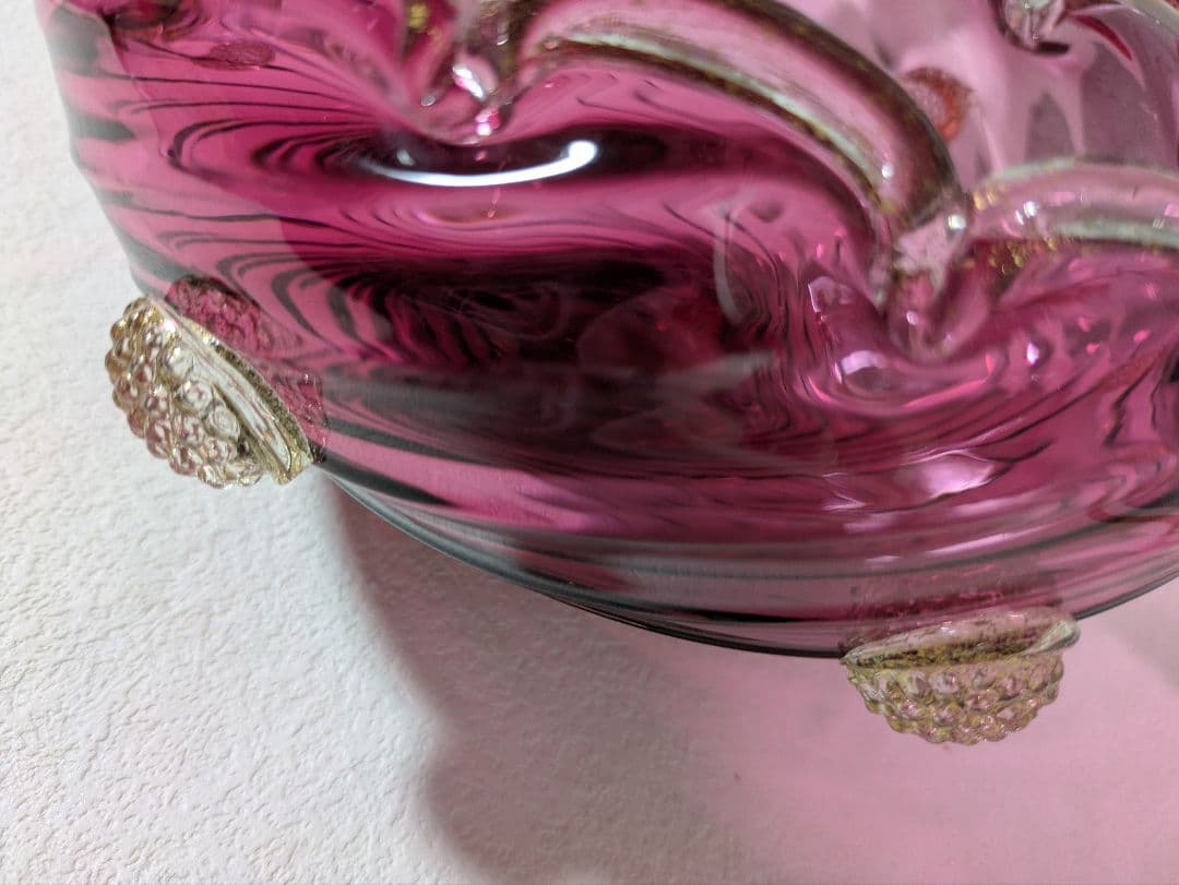ベネチア クランベリーのガラスボウル 波状の縁取り お値下げ中
