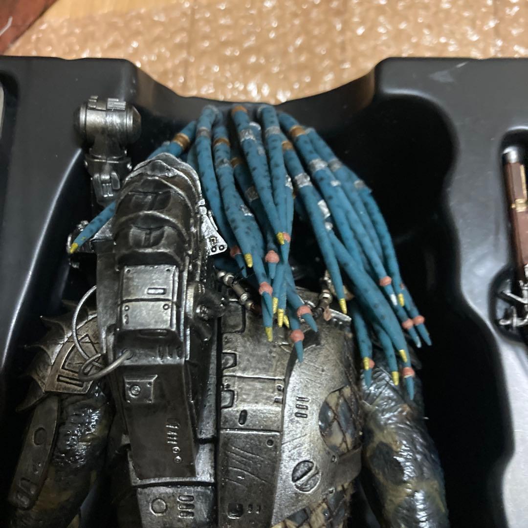 Elder Predator プレデター　hottoys ホットトイズ