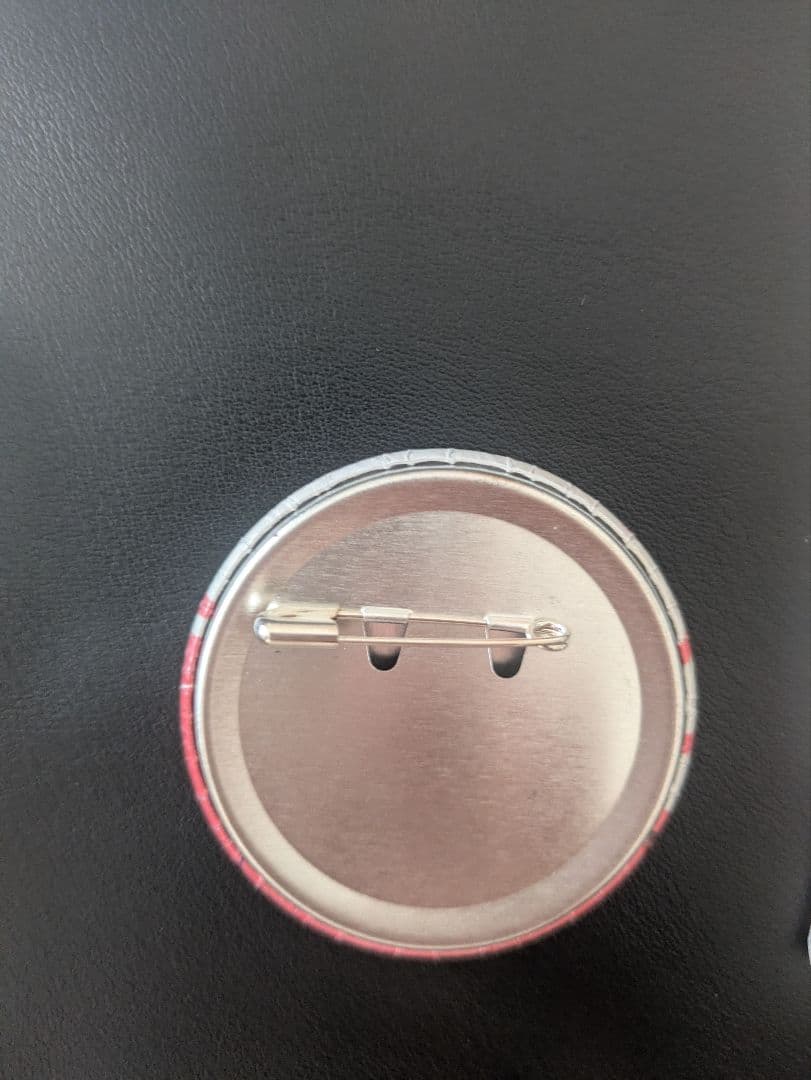 となりの坂田。等身あり　缶バッジ、そまうさ特典