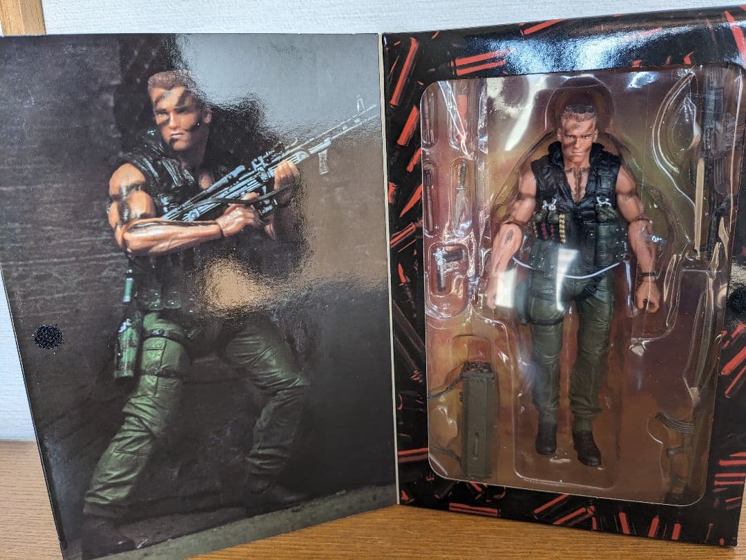 新品☆コマンドー フィギュア☆30周年記念 アーノルドシュワルツェネッ