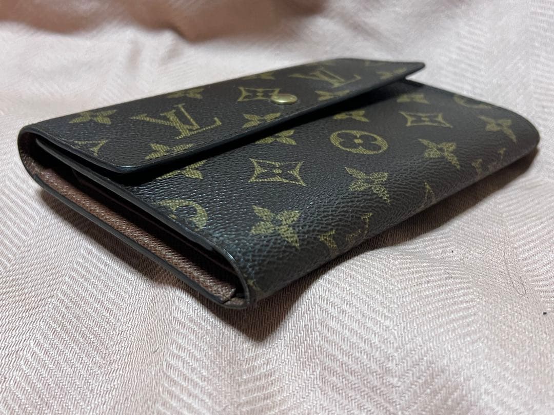 ルイヴィトン　三つ折り財布　モノグラム　ポルトトレゾール M61202