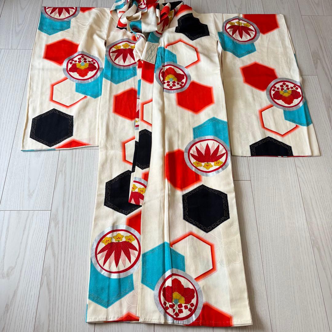アンティーク着物　七五三 とてもオシャレな柄　7歳　リメイク