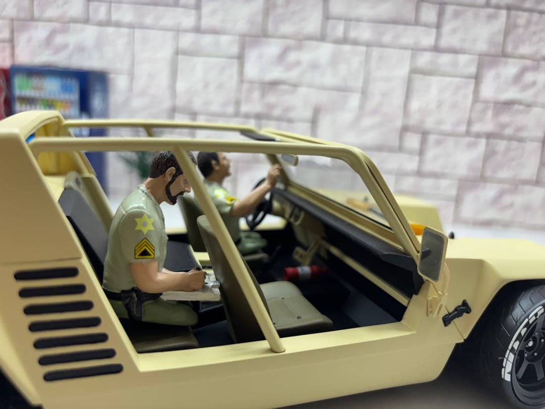 1/18ミニカー ランボルギーニ チーター　カスタム　フィギュア2体付き