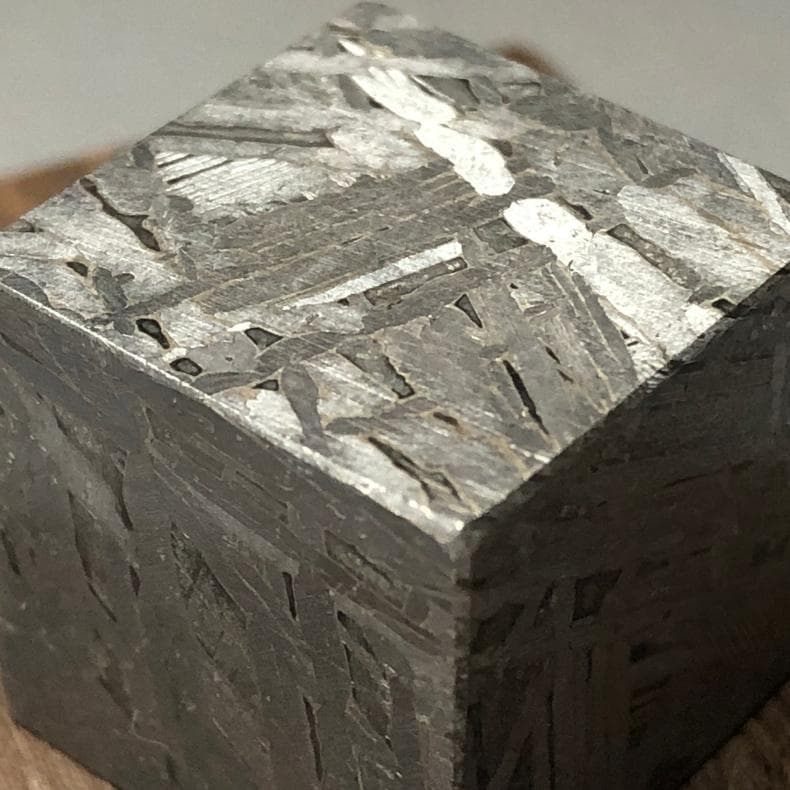 アルタイ隕石 隕石 メテオライト 立方体 鉄隕石 重さ65gの通販はau