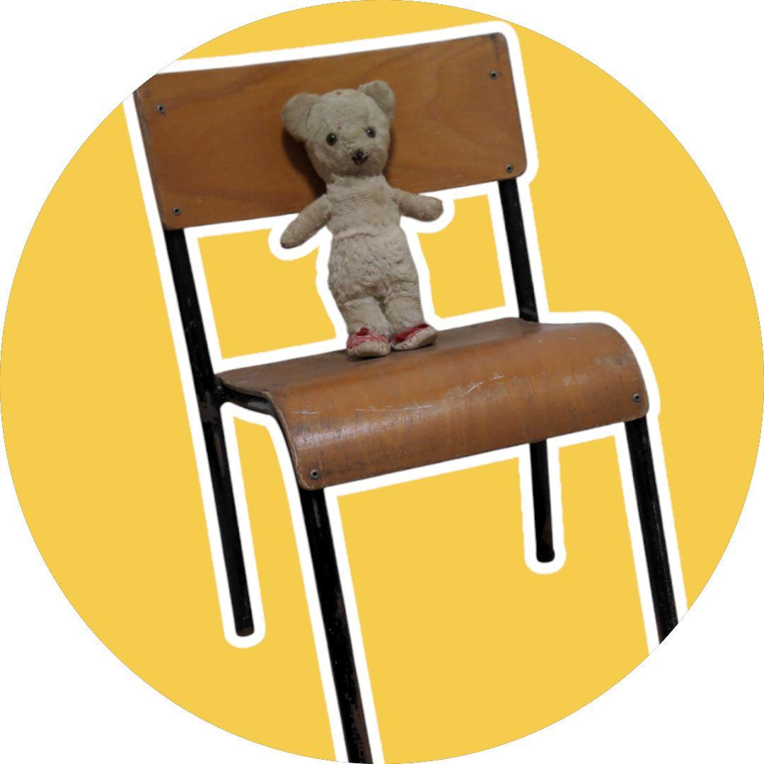 イギリスアンティーク　チャイルドチェア ディスプレイでも活躍するチャイルドチェア（子供用椅子） イギリス