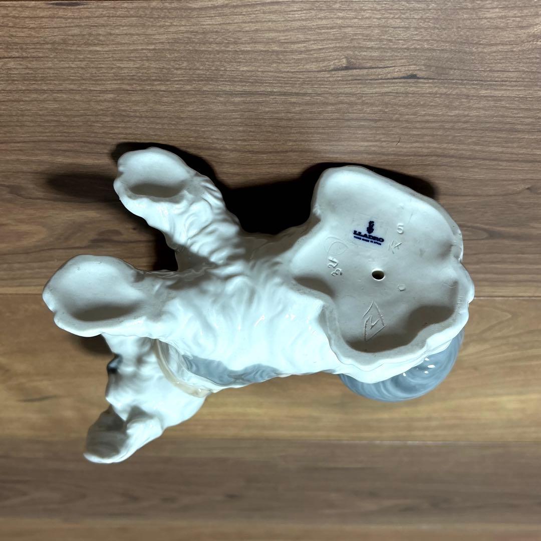 LLADROリヤドロ 犬の陶器(シュナウザー)置物