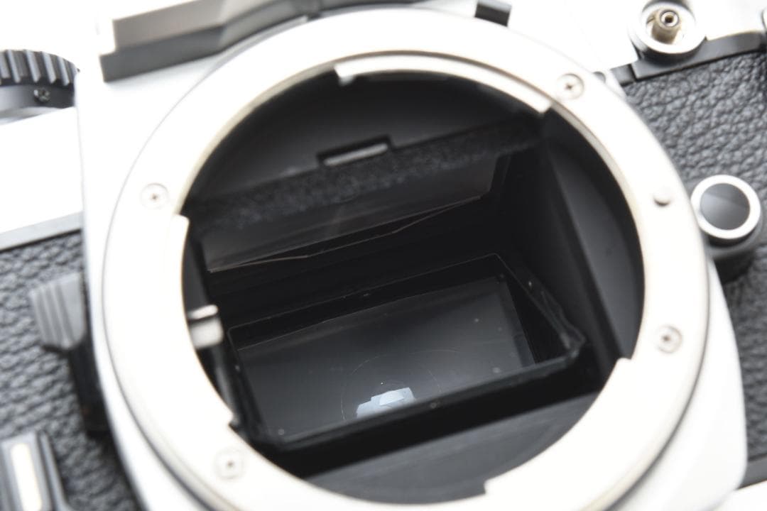 美品 NIKON New FM2 シルバーフィルムモルト新品交換済 M013