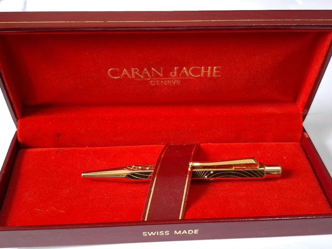 希少　caran d'ache 　ボールペン　エクリドール　XS　クチュール