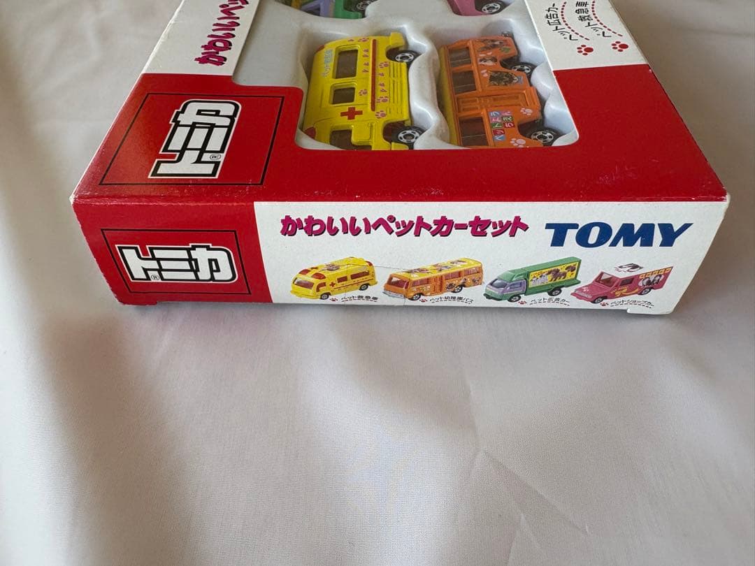 TOMY トミカ　かわいいペットカーセット　新品未使用